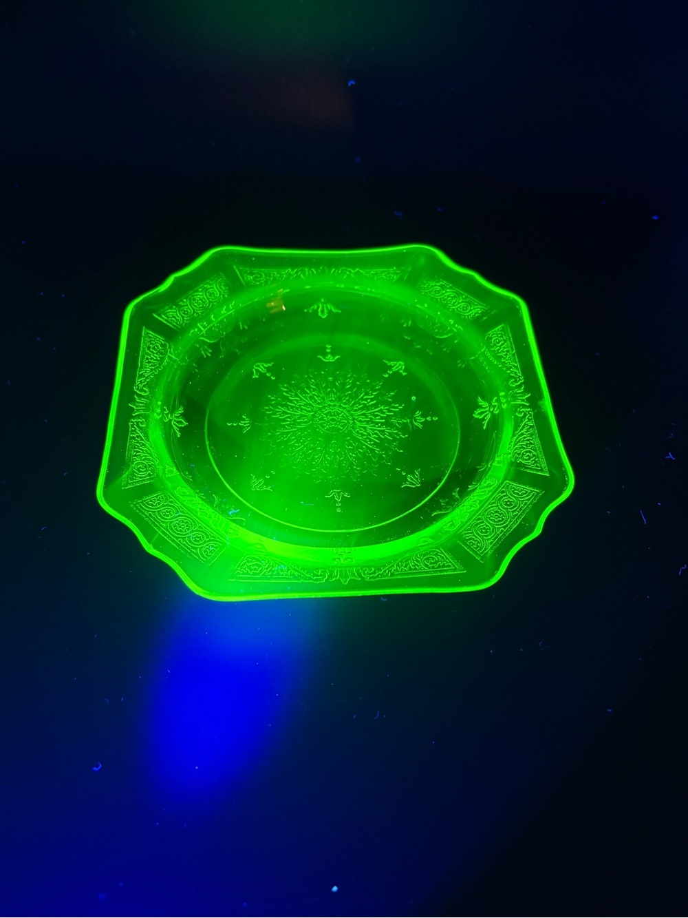 Vintage Uranium Glass Princess Pattern 6” Plate - It Glows!!!!